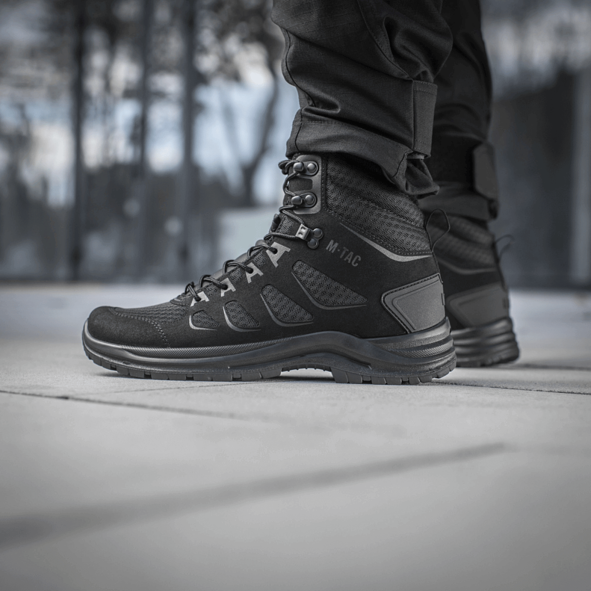 M-Tac Taktiske Sommerstøvler Iva med åndbar mesh og syntetisk nubuck for optimal komfort og ventilation.