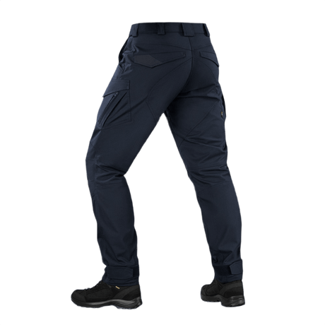 M-Tac Aggressor Special Edition Bukser til taktisk og outdoor-brug, set bagfra, med elastisk talje og moderne snit.