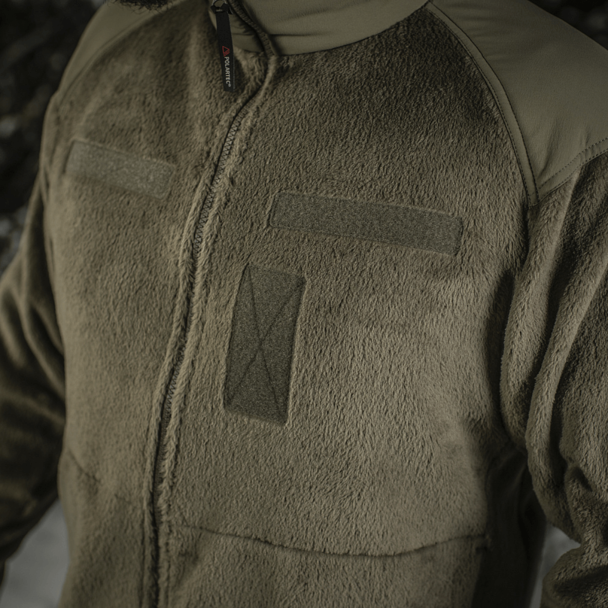 M-Tac Battle Fleece Polartec Jakke i brun med anatomisk pasform, vind- og slidbeskyttelse til militær og politi.