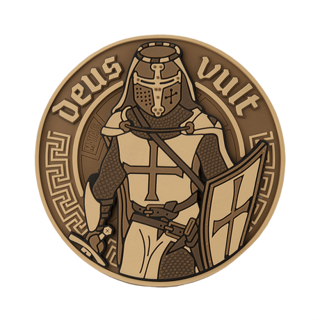 M-Tac Deus Vult 3D PVC Patch i brun med riddermotiv og teksten 'Deus Vult' i 3D-design, ideel til militær og udendørs brug.