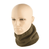 M-Tac Fleece Neck Gaiter med Snor i olivengrøn på mannequin, multifunktionelt tilbehør til koldt vejr i allergivenligt fleece materiale.