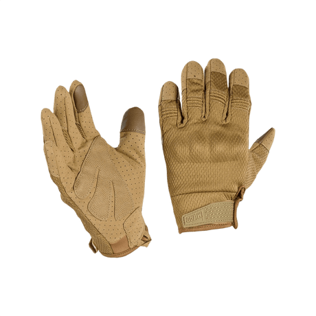 M-Tac Handsker A30 i beige mikrofiber med touchscreen-indsatser og forstærket PVC-pad på knoerne til skydning og træning.