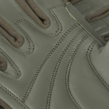 Nærbillede af M-Tac Handsker Assault Tactical Mk.8 i syntetisk materiale og læder med elastiske manchetter for fleksibilitet.