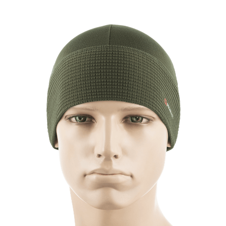 M-Tac Hjelm Watch Cap Polartec i olivenfarve på mannequin, lavet af Polartec® fleece med lav profil, ideel til køligt vejr