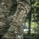 Detaljer af M-Tac Jakke Sturm Gen.II NYCO Extreme med penne-lommer i Multicam camouflage til taktisk brug.