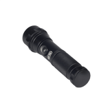 M-Tac Lommelygte UX11 i sort aluminiumlegering, kompakt design med justerbar lysstråle, ideel til fleksibel belysning.