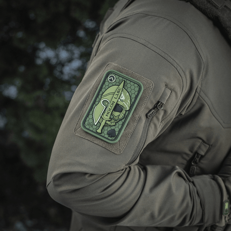 M-Tac Patch Molon Labe 3D PVC i gummi monteret på en jakke med velcro, taktisk design inspireret af spartanere, størrelse 108 x 68 mm