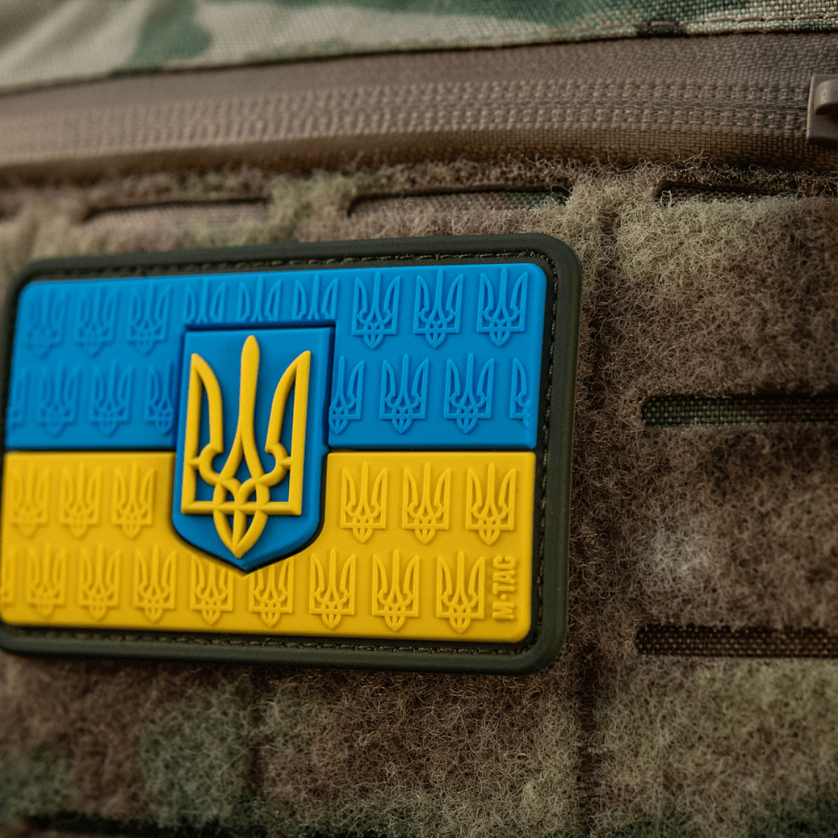 M-Tac Patch Ukraine Flag med Våbenskjold med Trident i 3D-relief, PVC, på beklædning med velcro, 8x5 cm.