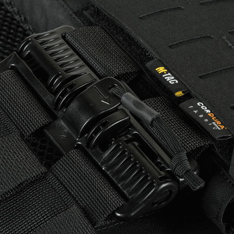 M-Tac Plate Carrier Cuirass FAST QRS Gen.II med 2M ROC spænde og slidstærkt Cordura 500D materiale til pladebeskyttelse