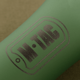 Nærbillede af M-Tac Sammenklappelig Drikkedunk med logo, ideel til vandring, rejser og cykling, lavet af fødevaregodkendt TPU.