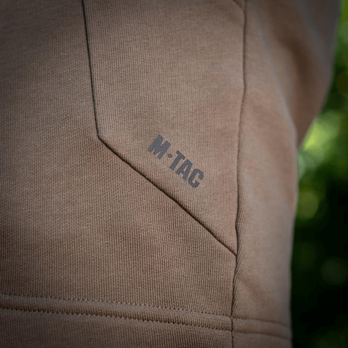 M-Tac Shorts Sport Fit Cotton med åndbart 100% bomuld og stilet logo, designet til sommer sport og daglig brug.