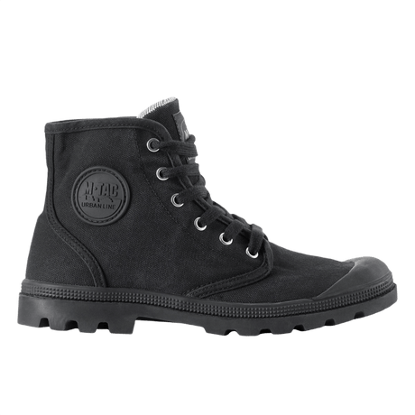 M-Tac Sneakers i sort, klassisk design med 6 metalliserede snørehuller og vulkaniseret gummi ydersål, ideel til udendørs aktiviteter.