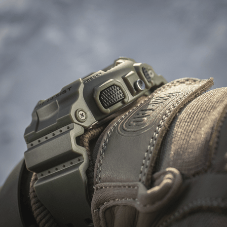 M‑Tac Sport Ur med robust design og vandafvisende funktionalitet, ideel til udendørsaktiviteter og sport med sort silikonerem.