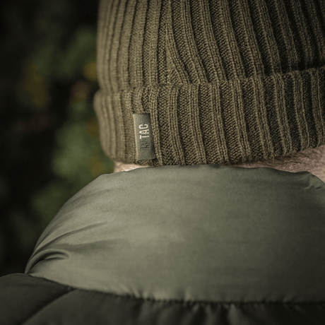 M-Tac Watch Cap 100% Akryl strikket hue med dobbelt opslag set bagfra, perfekt til køligt vejr med industriel holdbarhed.