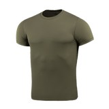 M-Tac Tactical Sweat-Wicking T-Shirt Summer i olivengrøn, fremstillet af 100% polyester med svedtransporterende og hurtigtørrende egenskaber.