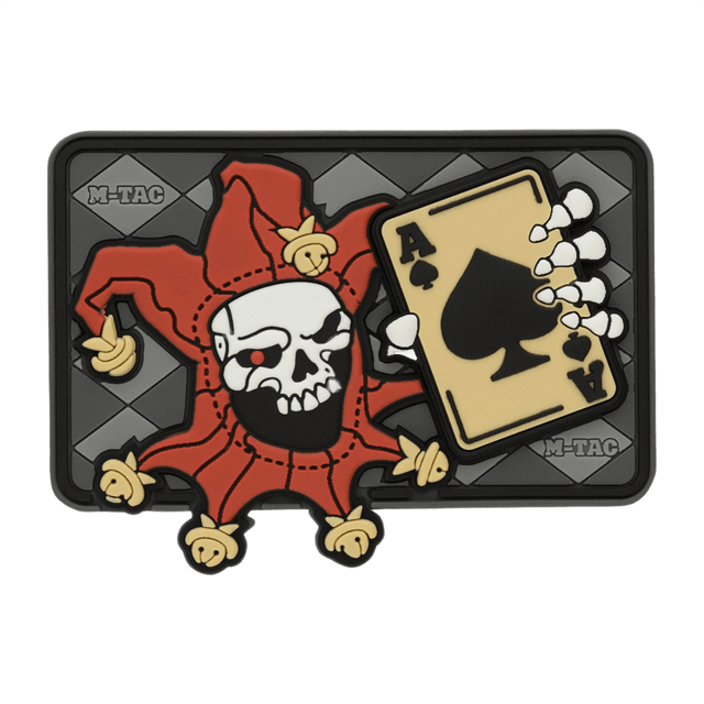 M-Tac Patch Joker Skull 3D PVC med joker og es fra dødskort, PVC-materiale, Velcro bagside, design til taktisk brug, 78 x 55 mm.