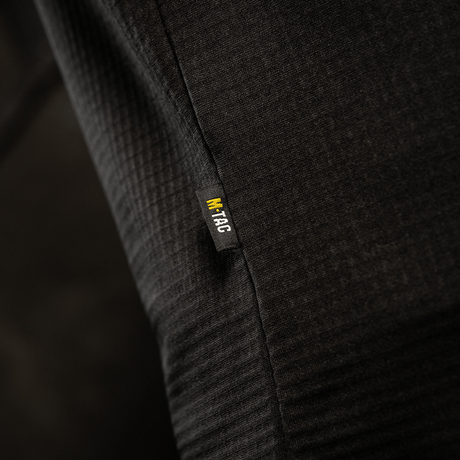 M-Tac Thermal Fleece Trøje Delta Level 2 med detalje af mærke, designet til koldt klima i 100% polyester med YKK-lynlåse.