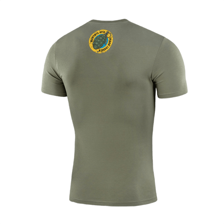 M-Tac T-Shirt Quadcopter med patriotisk motiv på ryggen i grønt design, holdbar og komfortabel for UAV-operatører.