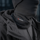 M-Tac Tube Scarf Polartec multifunktionelt halstørklæde, der beskytter mod vind og kulde, bæres som ansigtsmaske, tæt på visning.
