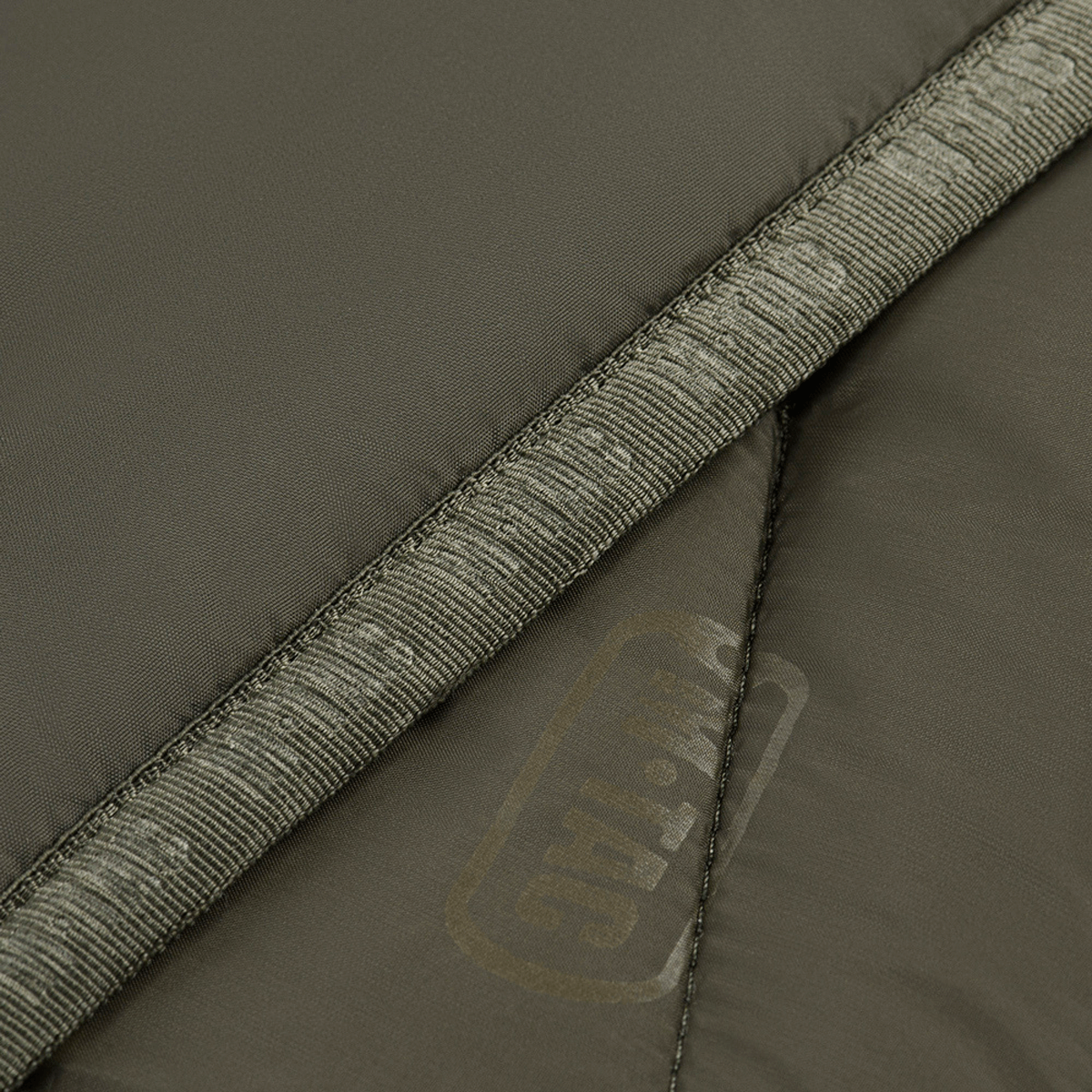 M-Tac Vytyaz Primaloft Vest i slidstærkt og vandafvisende nylonmateriale, der giver komfort og varm isolering.