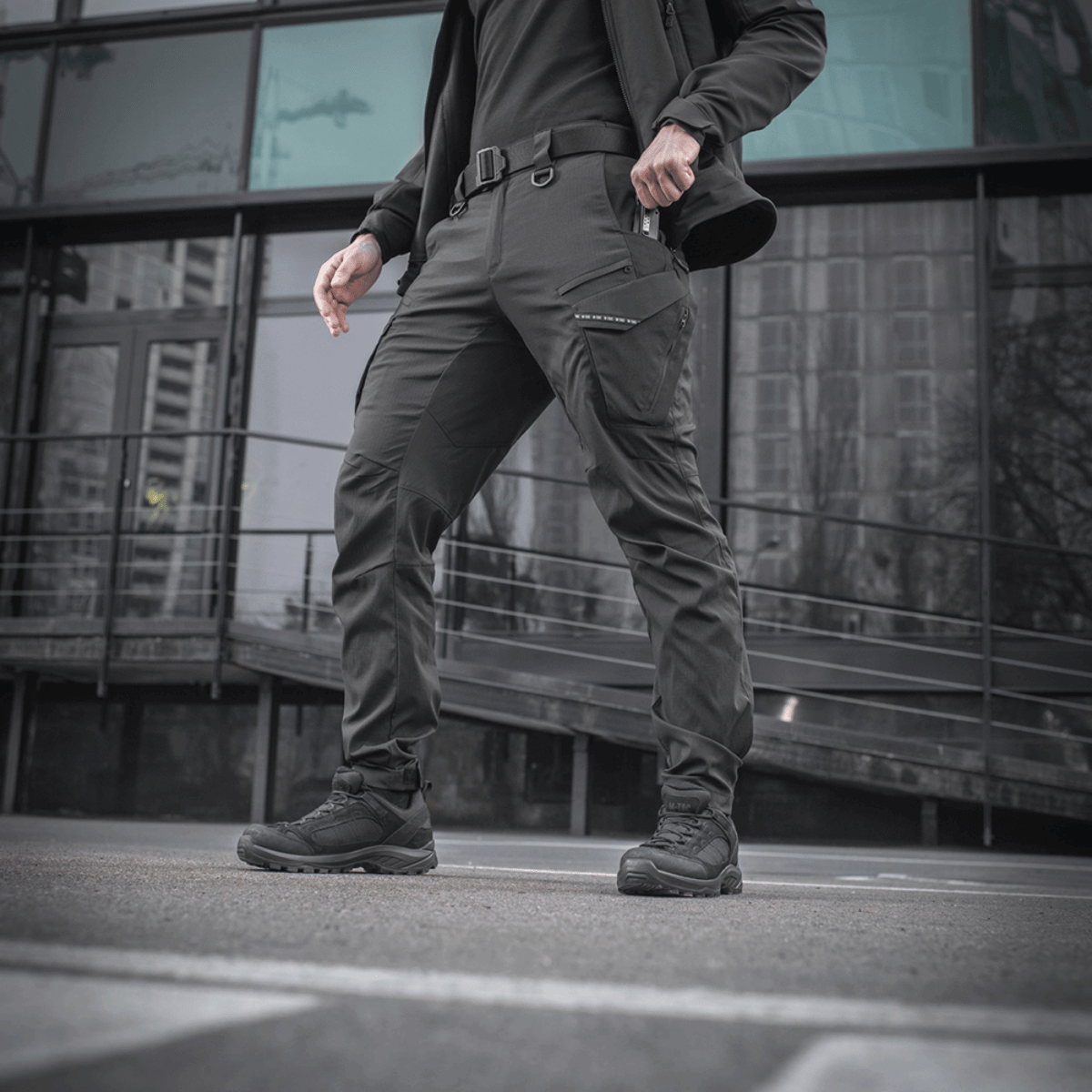 M-Tac Bukser Aggressor Summer Flex i let Rip-Stop nylon, ideelle sommerbukser til taktisk brug og høj komfort i varmt vejr.