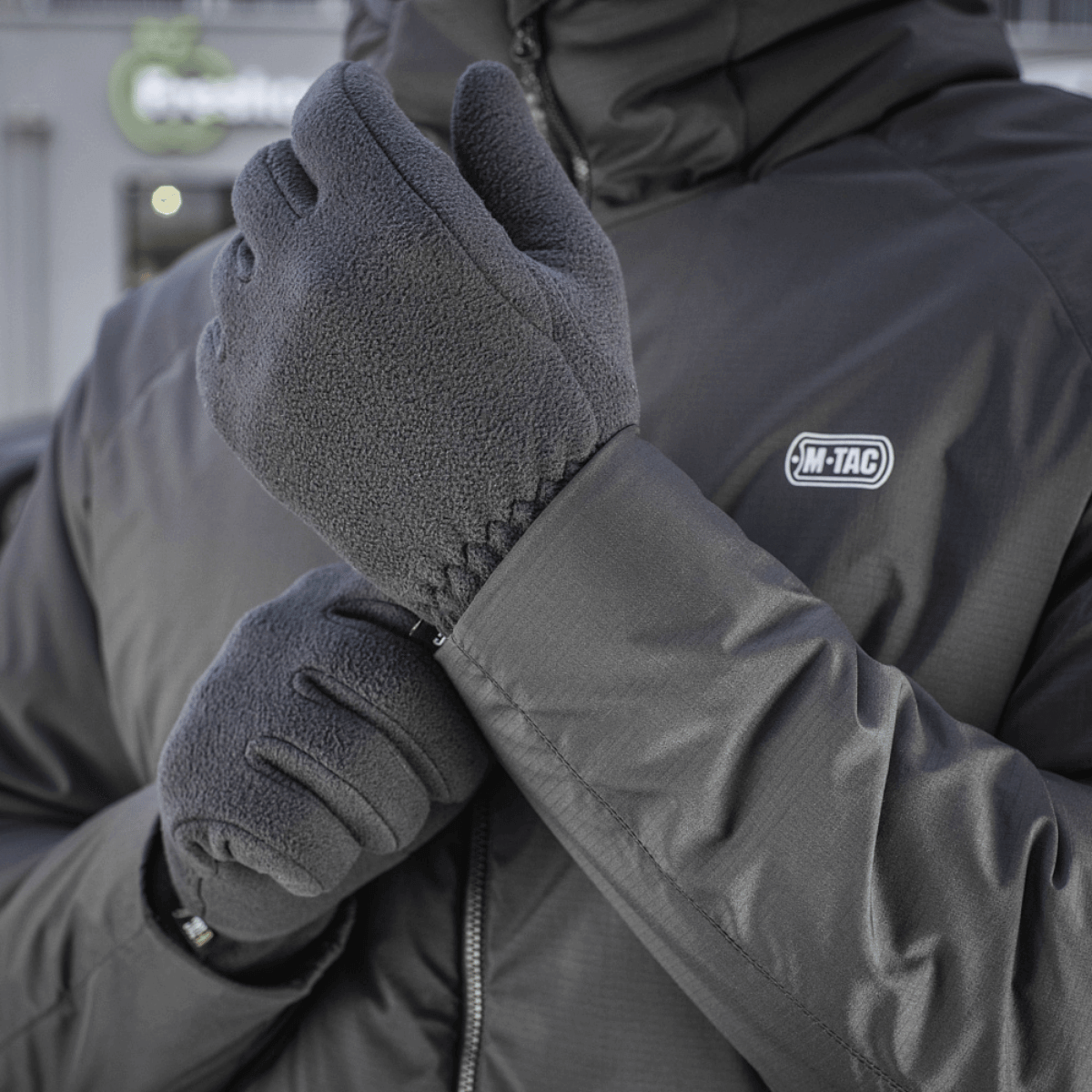 M-Tac Paladin Jakke i slidstærkt, vindtæt og vandafvisende materiale, ideel til temperature fra 0 til -15°C.