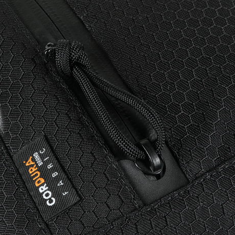 M-Tac Sphaera Hex Hardsling Bag Large Elite med Cordura-stofdetaljer, tæt på lynlås, som viser holdbar struktur.