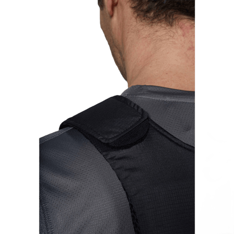 Anorak Niobium® Concealable III Stik & Skudsikker Vest set bagfra med rip-stop stof.